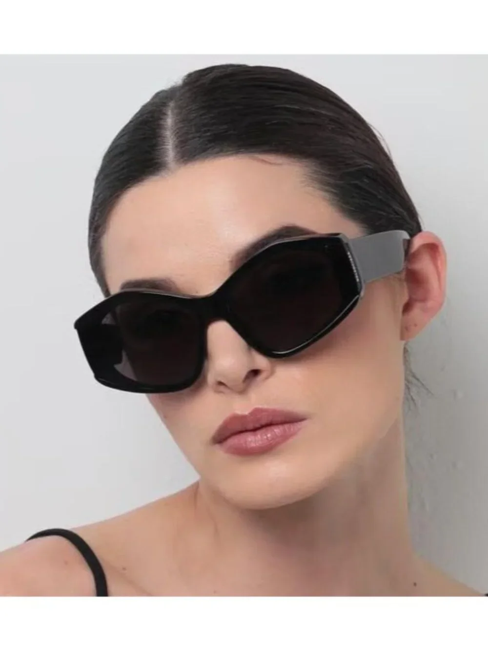 NEW BALENCIAGA SUNGLASSES BB0302S 001 WOMEN BLACK/GRAY EYEWEAR Balenciaga BB0302S Sunglasses | Select Eyewear main image 4